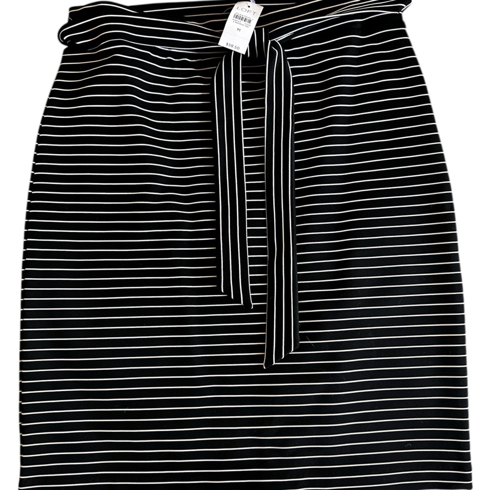New with tags! Ann Taylor Loft Black and White Striped Skirt. Medium.